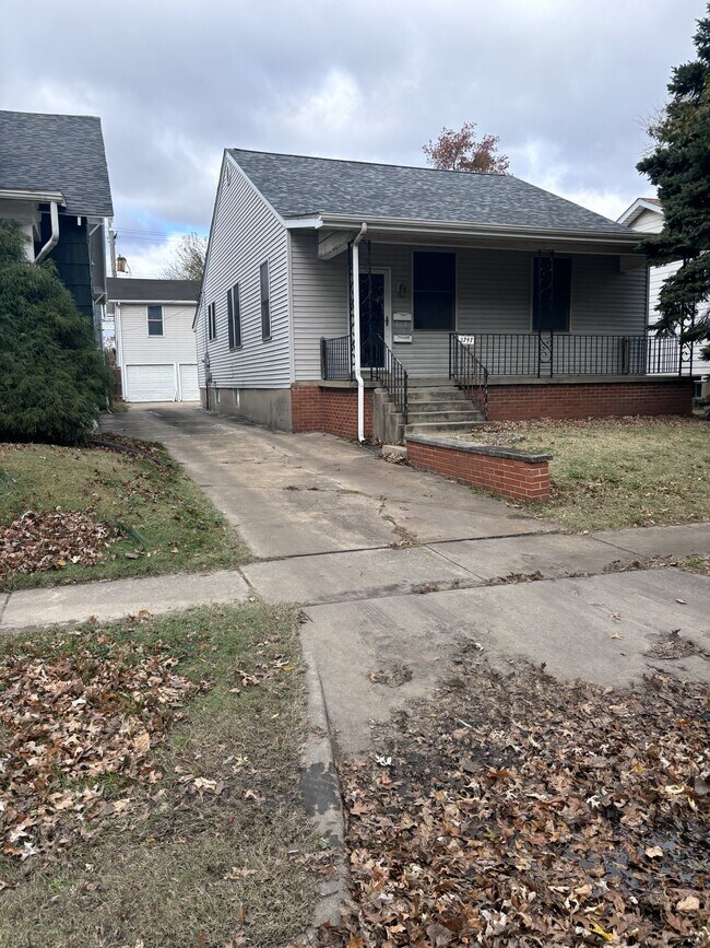 Building Photo - 2747 Washington Ave