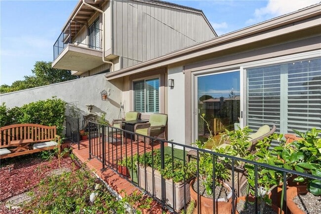 Building Photo - 28137 Ridgepoint Ct