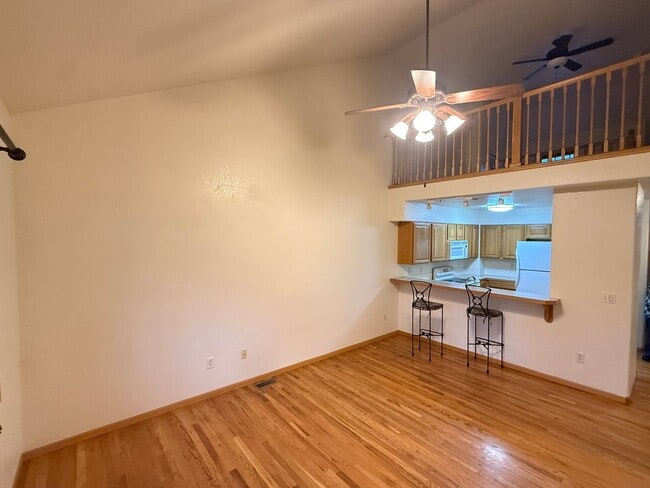 Building Photo - Beautiful 3-Level Corner Unit Townhouse with Garage