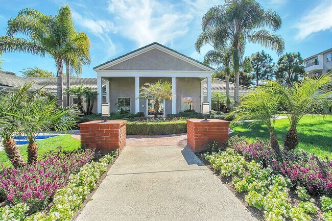Building Photo - Welcome to Luxurious Villa Balboa in Newpo...