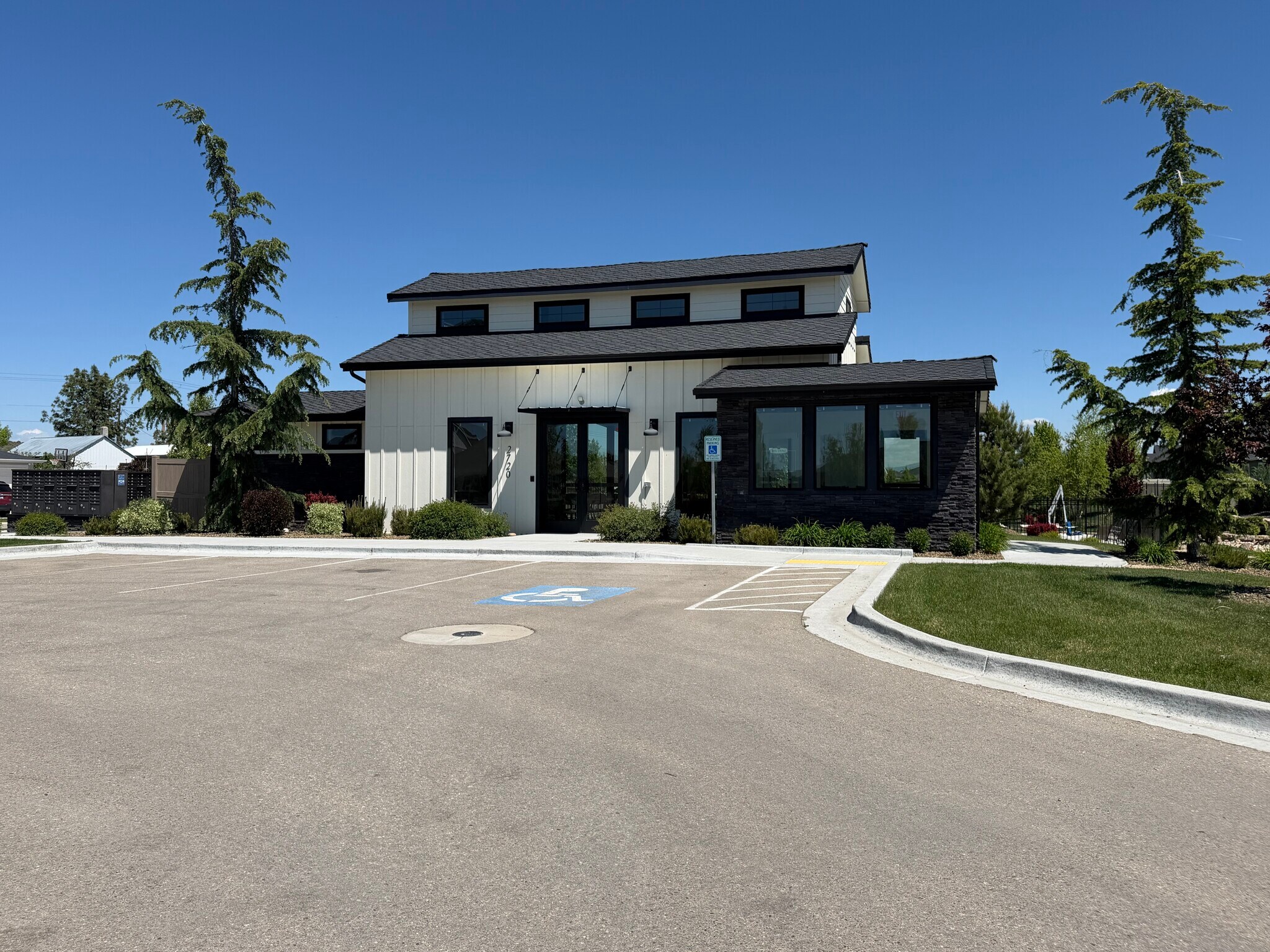Building Photo - 11687 W Triloba Dr