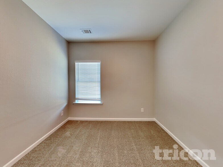 Building Photo - 109 Innis Brk Cir SW