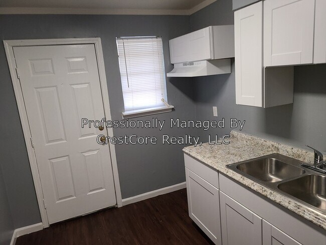 Building Photo - 948 Stafford Ave