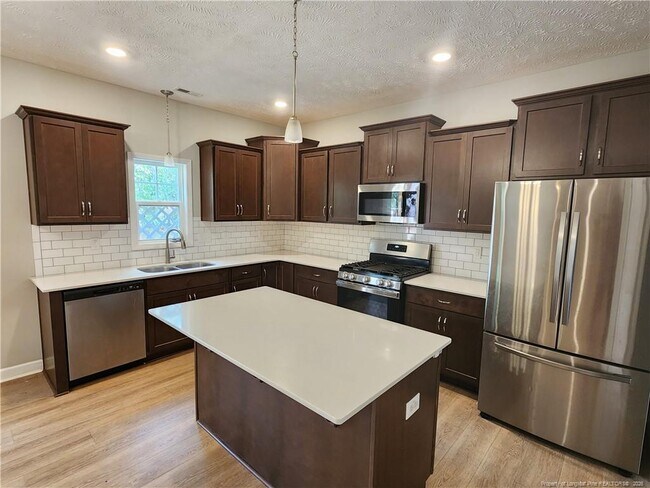 Building Photo - 111 Clearwater Harbor