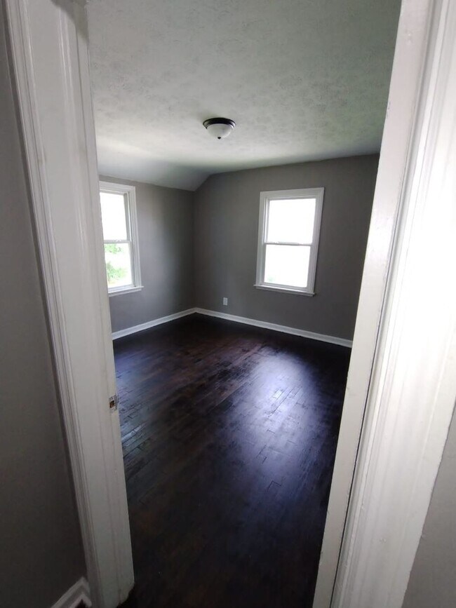 Building Photo - 51-53 Waverly - D&amp;S