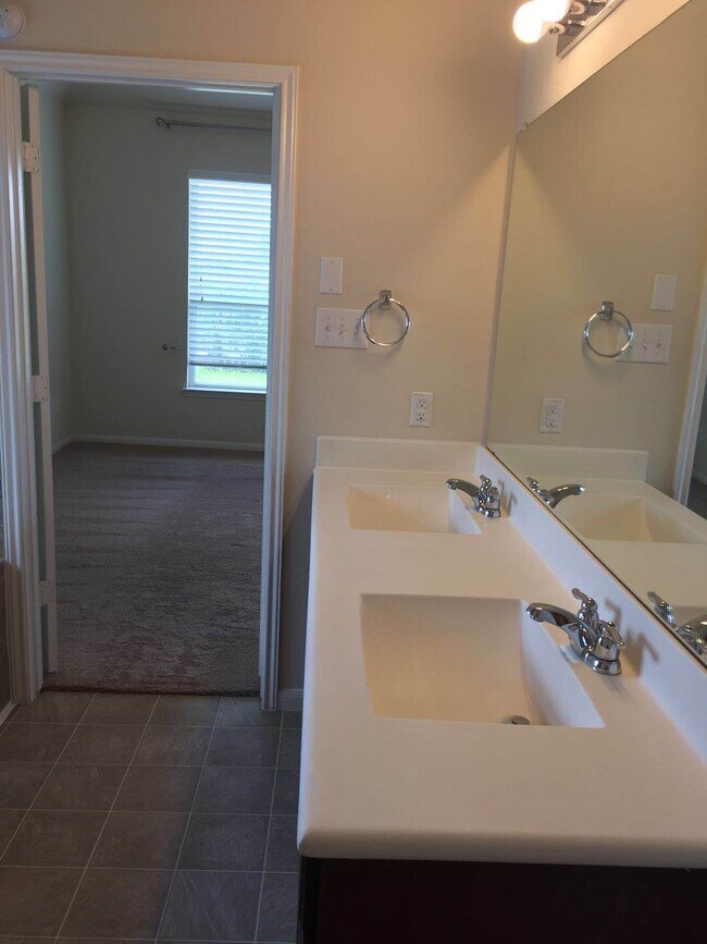 Building Photo - 21523 Rainfall Park Dr