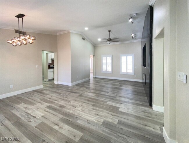 Building Photo - 10420 Villa Ridge Dr