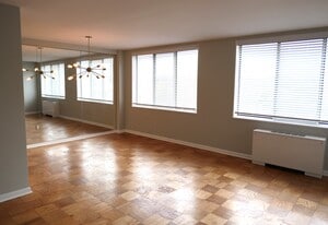 Building Photo - 6631 Wakefield Dr