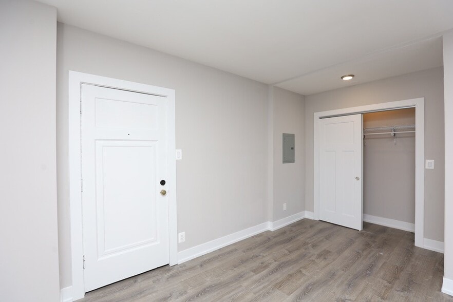 Building Photo - 4551 N Damen Ave