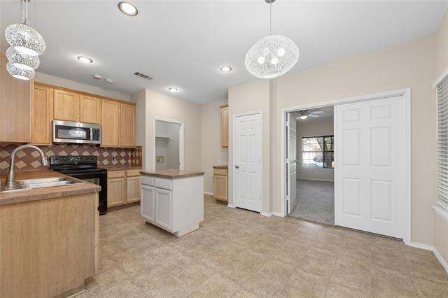 Building Photo - 240 Northwood Dr