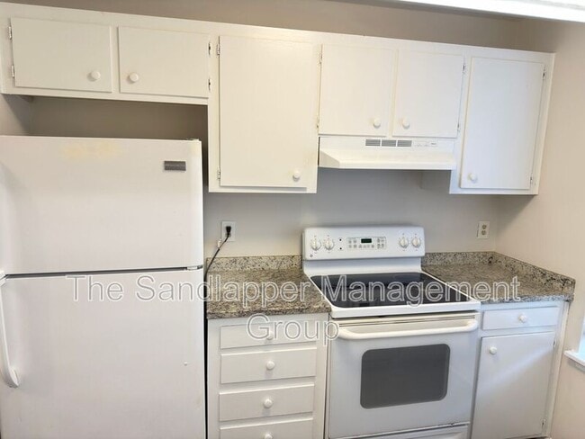 Building Photo - 186 Dorchester Manor Blvd