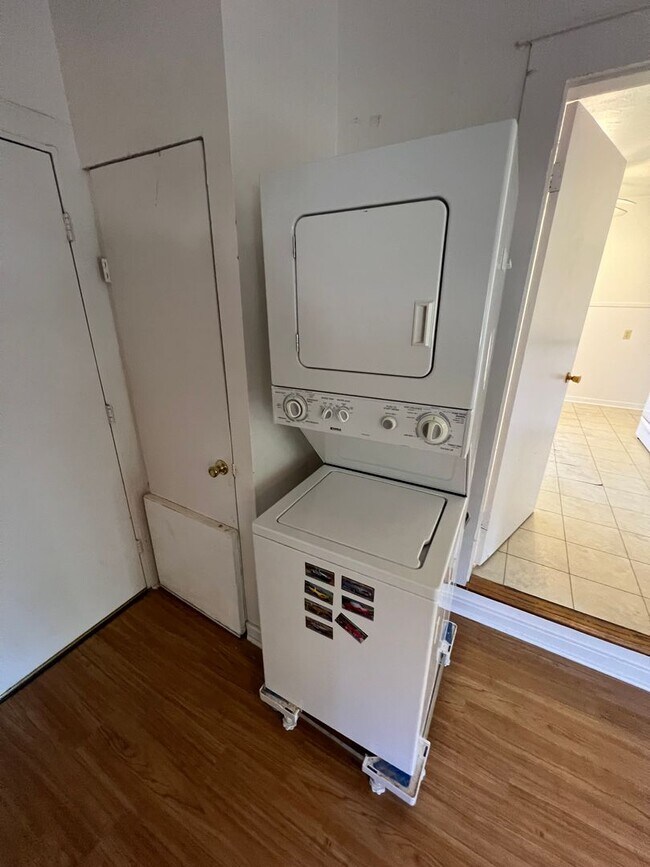 Building Photo - Fairview Properties