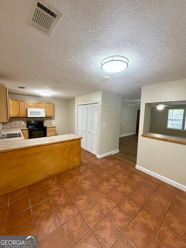 Building Photo - 513 Cherokee Ct
