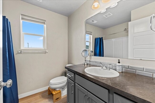 Building Photo - Single level 4bd/2ba/3 car garage Home in North Meridian