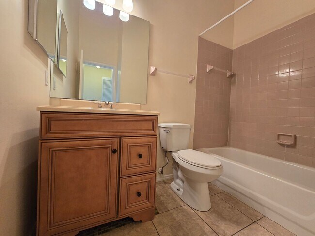 Building Photo - Cozy 2 bed/ 2 bath Villa in Beekman Lakes ...