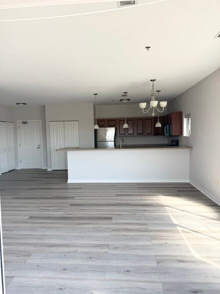 Large open concept kitchen - 3540 Library Dr