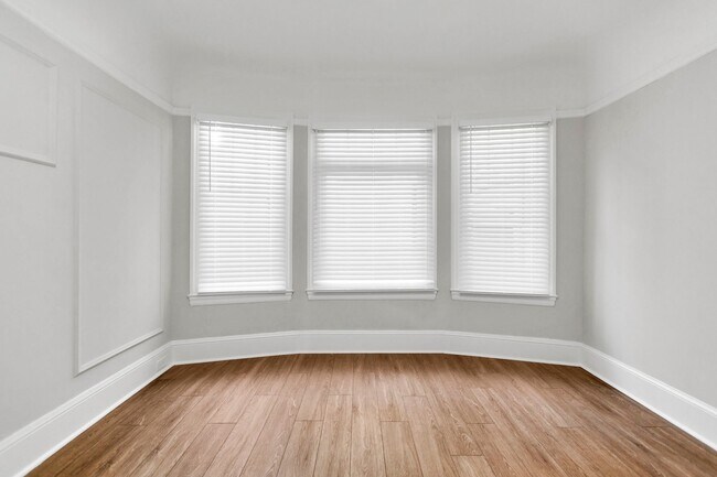 Interior Photo - 3150 Franklin