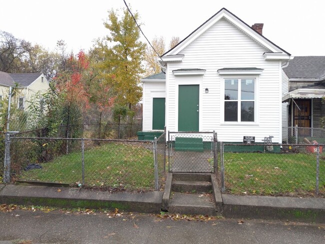 Primary Photo - 2BR/1BA Section 8 Accepted