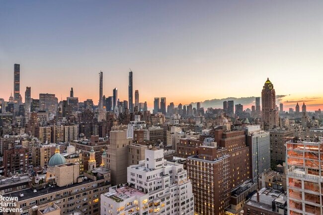 Building Photo - 188 E 78th St