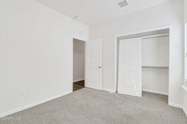 Building Photo - 5913 Ruidoso Downs St