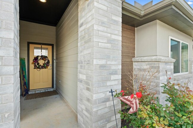 Building Photo - 29407 Ella Larchmont Ct