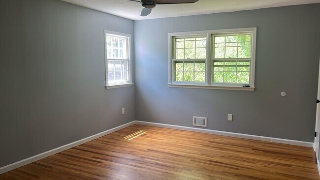 Building Photo - 56 Capral Ln