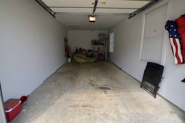 Building Photo - 12368 Bridgeview Dr N