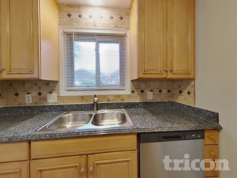 Building Photo - 426 Kinsey Blvd