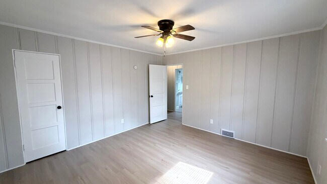 Building Photo - 1025 Covert Ave
