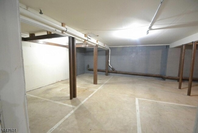 Building Photo - 121 Grove St