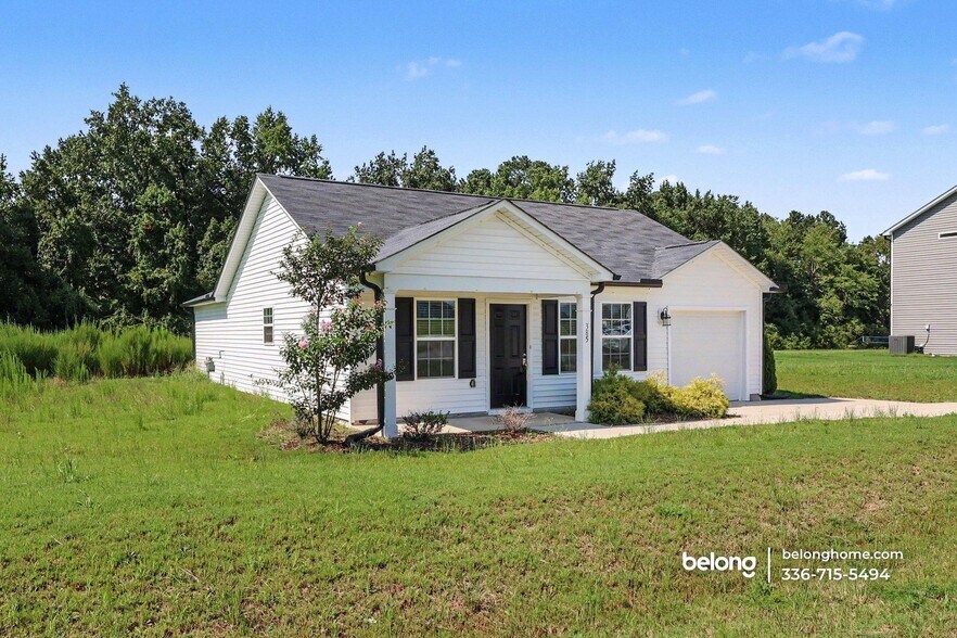 Building Photo - 385 Dasu Dr