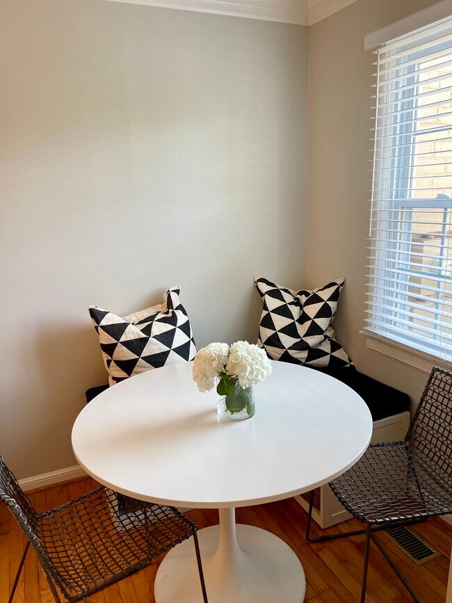 Building Photo - 536 Wakefield Dr