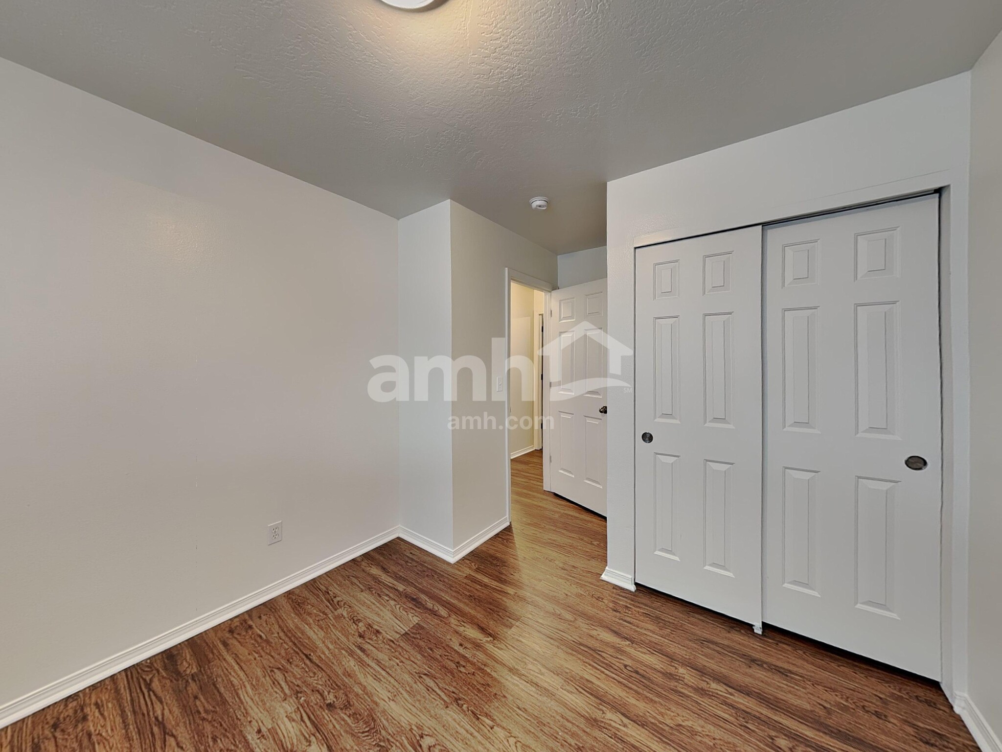 Building Photo - 2513 E Cinnamon Ln