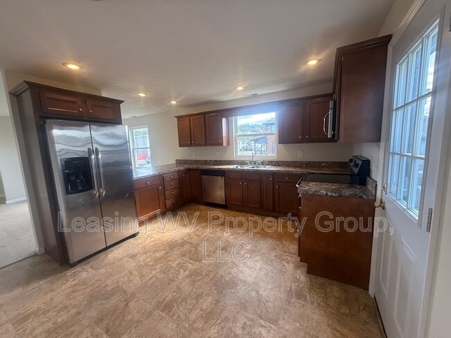 Building Photo - 413 Midland Trail