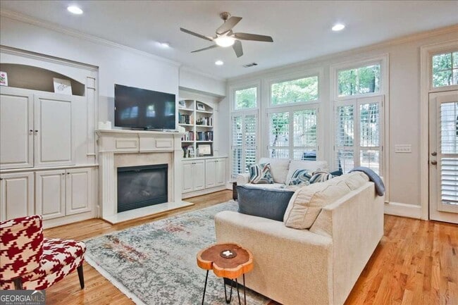 Building Photo - 6245 Spalding Dr
