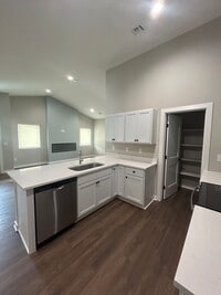 Building Photo - 1965 Cody Ln