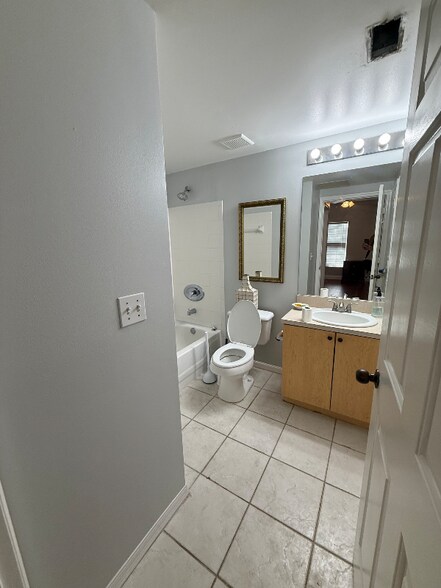 Building Photo - 10276 Fox Trail Rd S