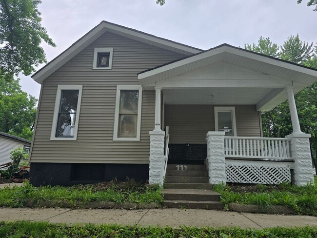 Primary Photo - 2 Bedroom 1 Bath $1150.00