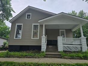 Building Photo - 2 Bedroom 1 Bath $1150.00