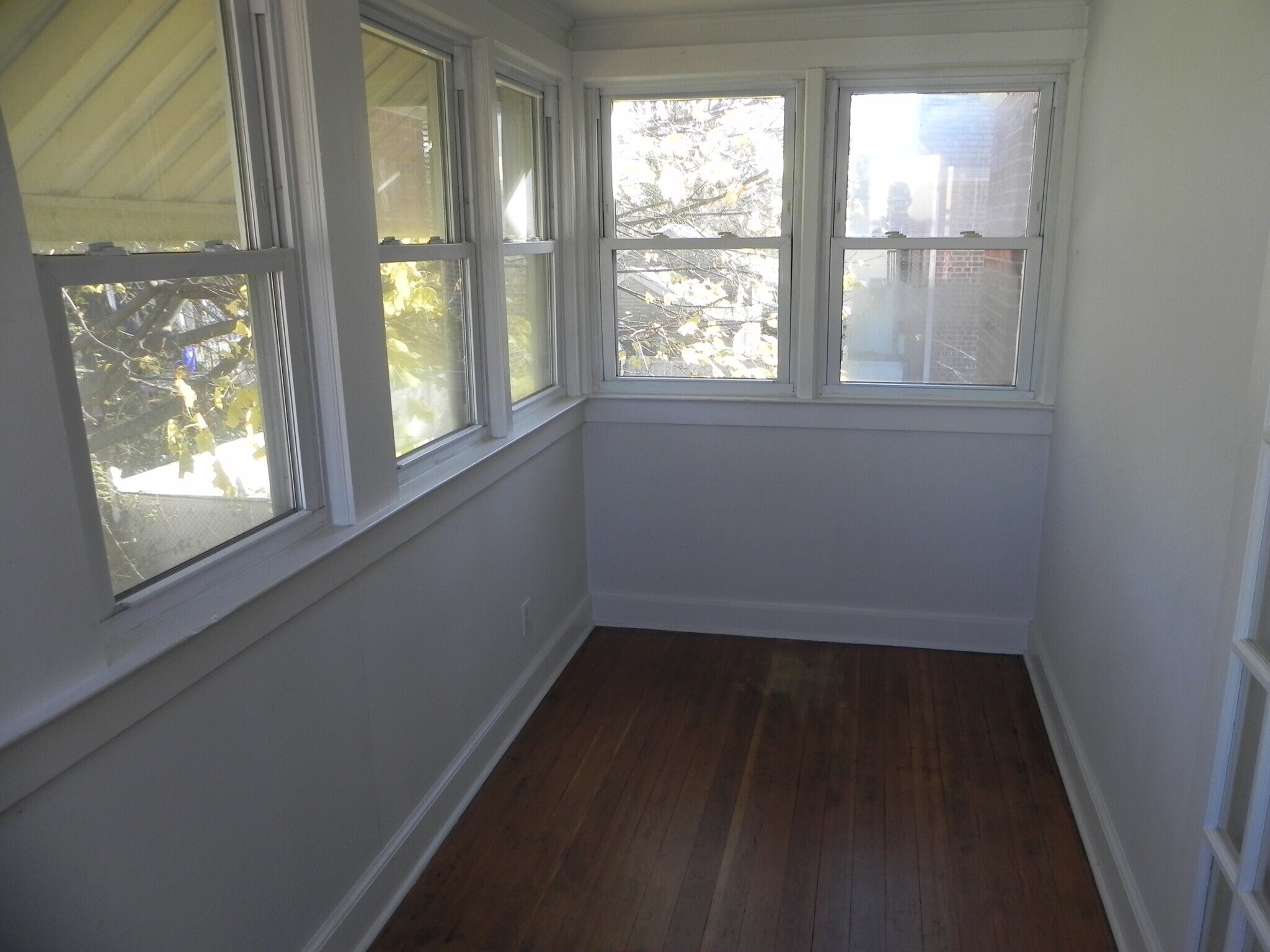 Building Photo - 186 Grasmere Ave