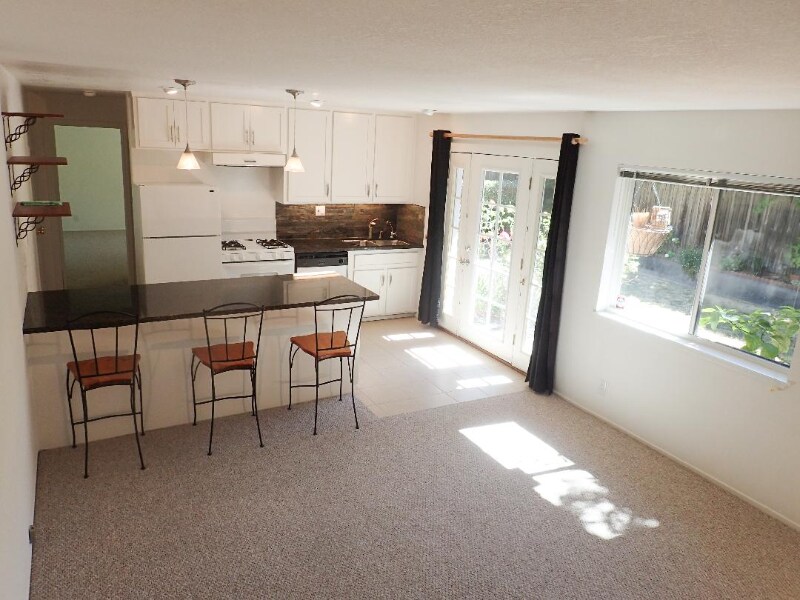 Building Photo - 1662 Stanmore Dr