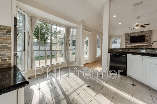 Building Photo - 2309 Kittyhawk Dr