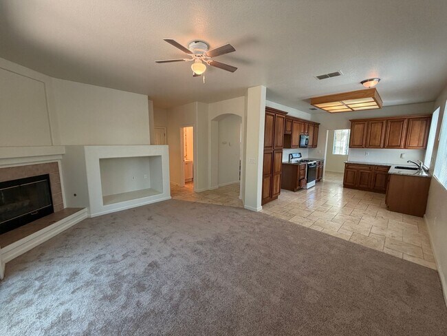 Building Photo - Large Corner Lot