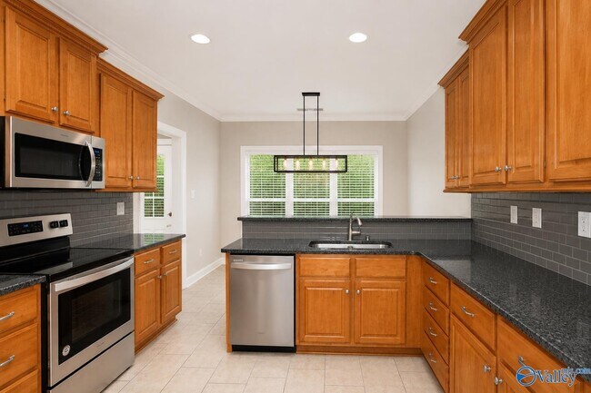 Building Photo - 103 Tudor Pl