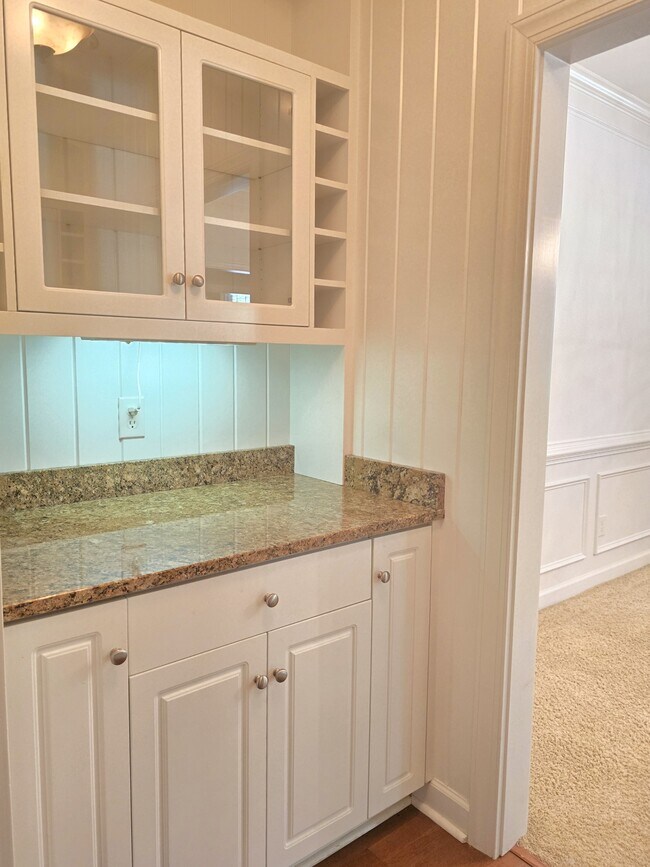 Building Photo - 932-p932 Windmill Pkwy