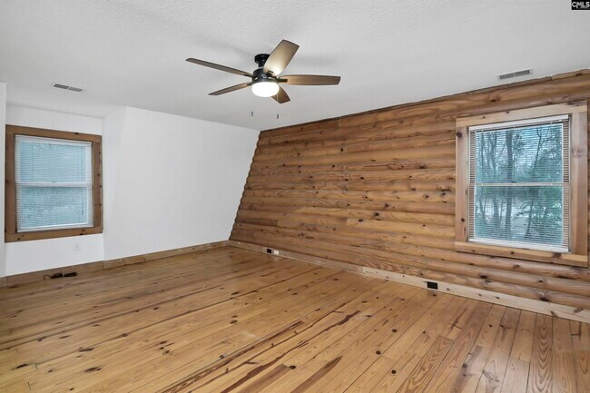 Building Photo - 150 Laura Ln