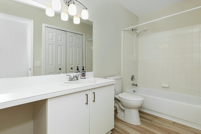 Building Photo - 37743 Avon Ln