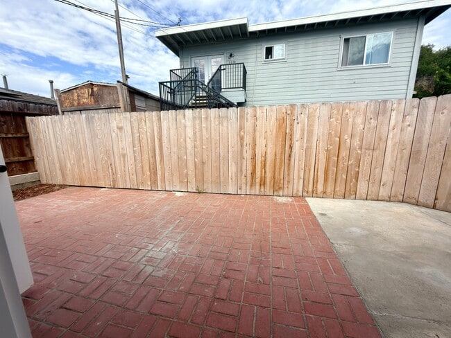 Building Photo - 523 N Citrus Ave