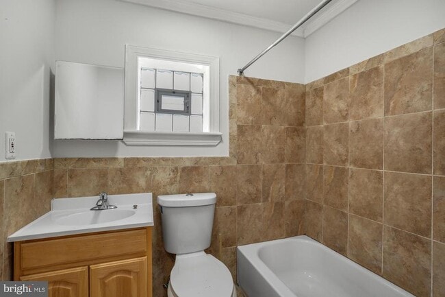 Building Photo - 2026 Ridge Ave