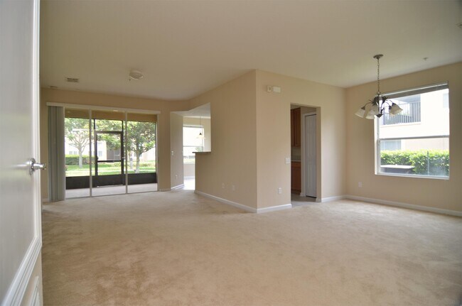 Building Photo - 2679 Metro Sevilla Dr